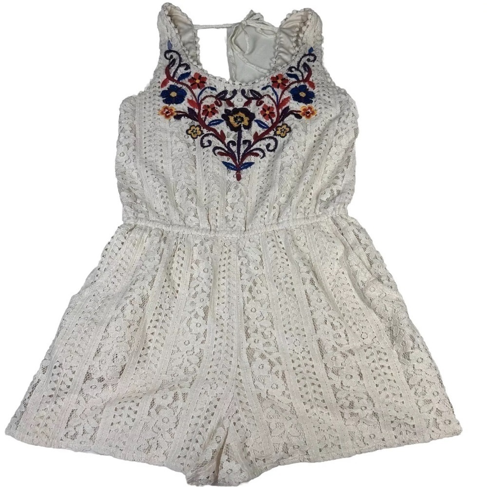 Xhiliration White Lace Embroidered Floral Short Romper Pockets Boho Juniors M